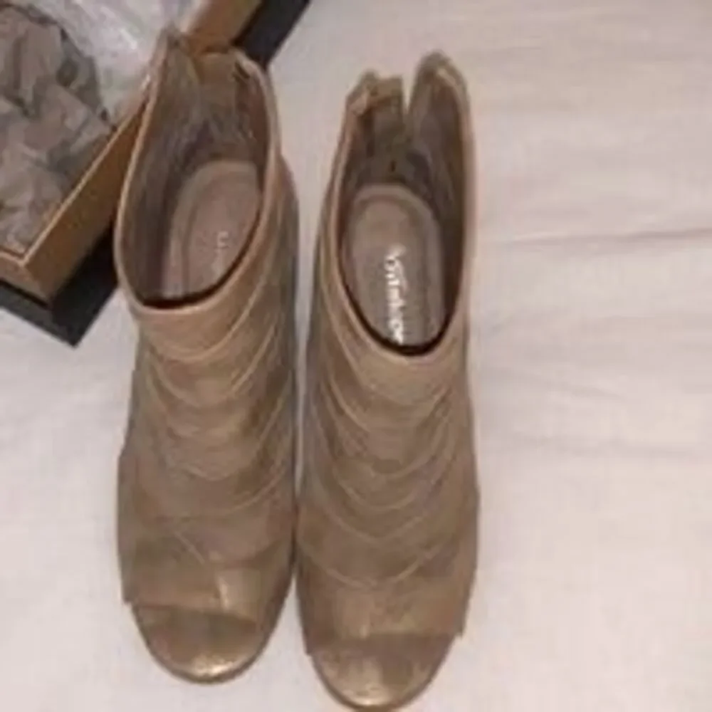 Antelope Gold Open Toe Boots - Picture 4 of 4